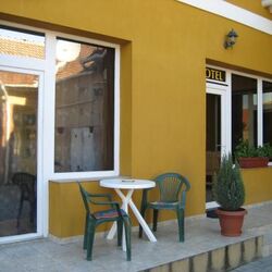 Hotel Garni Cegléd - udvar