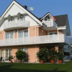 Zsédenyi 1. Strandközeli 8 fős apartman Balatonlelle - 