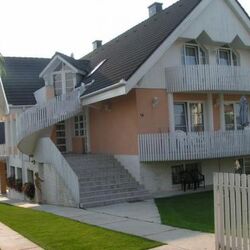 Zsédenyi 3. Strandközeli 5-6 fős apartman Balatonlelle - 