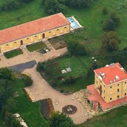 Hotel Vay Kastély Tiszacsege - légifotó a kastélyról
