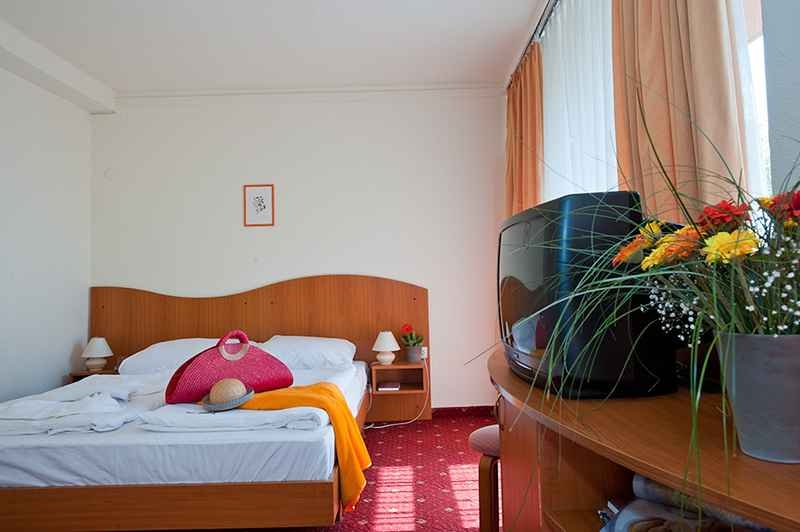 Napfény Hotel Balatonlelle szállás